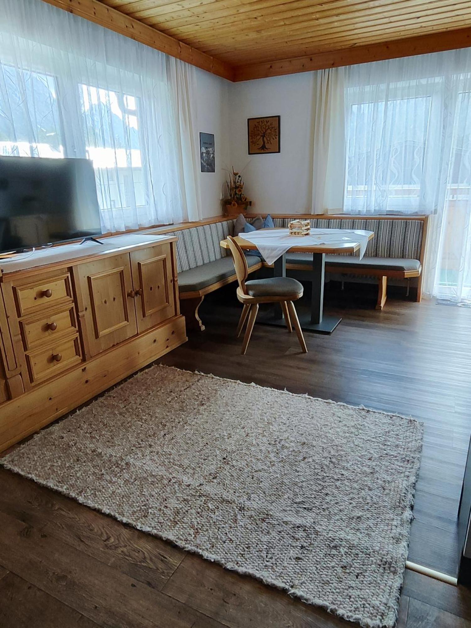 Apartmenthaus Bader 로이타쉬 외부 사진
