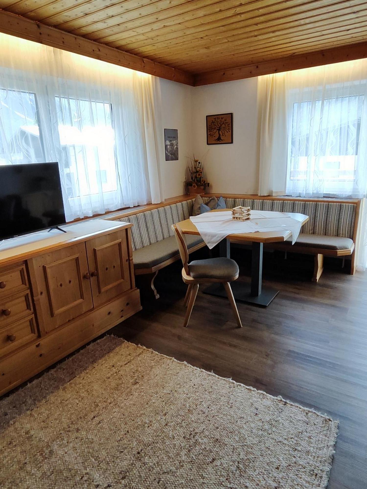 Apartmenthaus Bader 로이타쉬 외부 사진